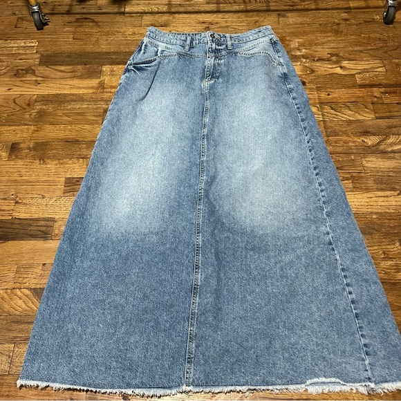 Free People We The Free Denim Maxi Skirt Size 12 - Picture 2 of 4